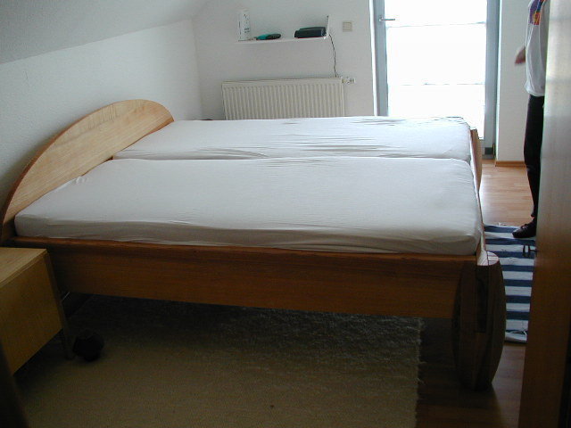 Bett in Esche