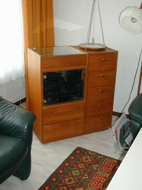 Phonom&ouml;bel in R&uuml;ster