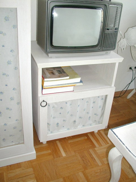 Kleiderschrank in Esche