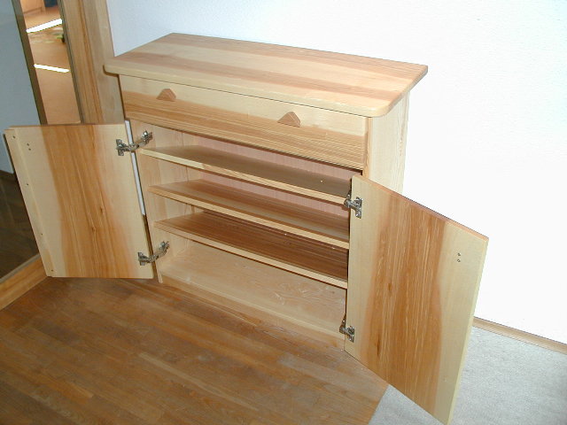 Schuhschrank in Esche